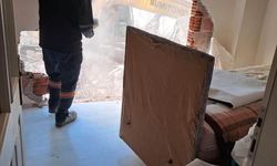 Karacabey'de inşaat çalışması yan binaya zarar verdi