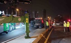 Kartal'da ambulans ile cip kafa kafaya çarpıştı: 3 yaralı