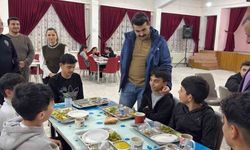 Kaymakam Eser, YBO öğrencileriyle iftarda buluştu