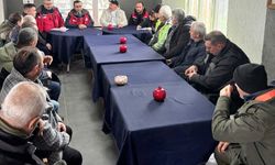 Kepez'de yaşanan yoğun yağışlar nedeniyle mağduriyet yaşayan balıkçılarla bir araya gelindi