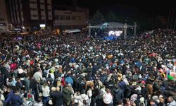 Kırıkkale'de Hüseyin Kağıt konserine binlerce kişi akın etti