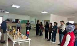 Kozan'da üniversite öğrencilerinin ahşap sanatı mesaisi