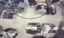 Mağazada alışveriş yaparcasına rahat davranan 118 suç kaydı bulunan şahıs, kabinde alarmları sökerken yakalandı