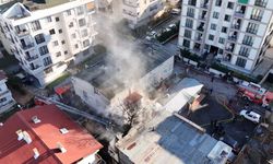 Maltepe'de patlama sesleri sonrası atölye alevlere teslim oldu