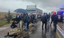 Mardin'de tır ile otomobil çarpıştı: 1 ölü, 4 yaralı