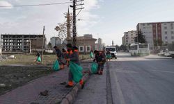 Melikgazi'de şiddetli rüzgarın etkileri temizlendi