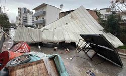 Mersin'de fırtına ve sağanak hayatı olumsuz etkiledi