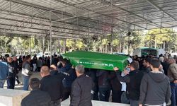 Mersin'deki kazadan acı hikaye: İkizleri ölüm ayırdı, 3 cenaze yan yana defnedildi