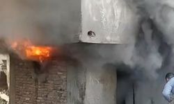 Metruk bina alev alev yandı