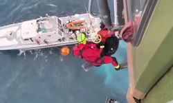 Milli Savunma Bakanlığı: 'İzmir açıklarında 2 kazazede sağ kurtarıldı'