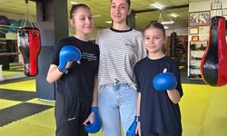 Milli sporcu Kızılaslan, minik karatecilerle bir araya geldi