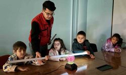 Minikler 'Tesla Bobini' ile bilimin izini sürdü
