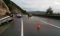 Muğla'da kontrolden çıkan kamyonet takla attı:1 yaralı