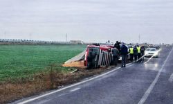 Muratlı'da kamyon devrildi
