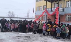 Muş'ta ikinci dönem 'Bayrak Sevgisi' temasıyla başladı