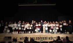 Niğde'de çocuklardan anlamlı tiyatro gösterisi