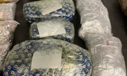Oda spreyi ve gazoz şişelerine gizlenen 50 bin euro değerindeki kaçak altın ve gümüş ele geçirildi