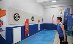 Öğrenciler dart turnuvasında kıyasıya mücadele etti