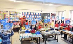 Öğrencilere çat kapı tiyatro sürprizi