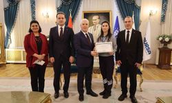 Örnek güvenlik görevlisine Başkan Bozbey'den tebrik