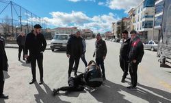 Otomobilin çarptığı 13 yaşındaki çocuk yaralandı