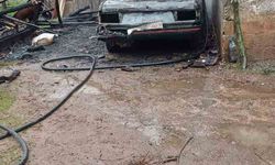 Park halindeki otomobilde çıkan yangın eve sıçradı