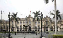 Peru Kongresi, Devlet Başkanı Jeri'yi görevden aldı