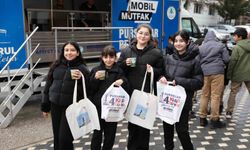 Pursaklar 4.Kitap Günleri'nde vatandaşlara çorba ikramı