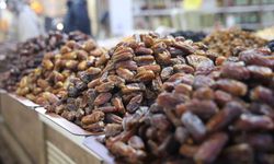 Ramazan ayının vazgeçilmezi hurma, tezgahlarda yerini aldı