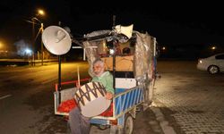 Ramazan davulcusundan hem geleneksel hem teknolojik yöntem