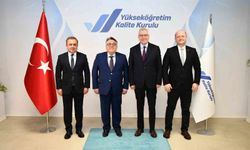 Rektör Özölçer'den YÖKAK Başkanı Kocabıçak'a ziyaret