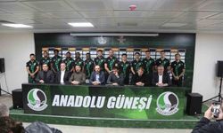Sakaryaspor'da transferin son gününde 13 imza birden atıldı