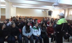 Salihli'de lise öğrencilerine hayat kurtaran trafik eğitimi