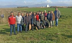 Salihli'de üreticilere budama ve gübreleme eğitimi