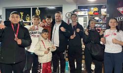 Salihlili kick boksçulardan Manisa'da madalya yağmuru