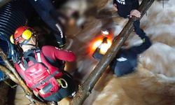 Sele kapılan otomobil sürücü, 3 saatlik çalışmanın sonunda ölü olarak bulundu