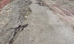 Sinop'ta heyelan sonrası yol ulaşıma açıldı