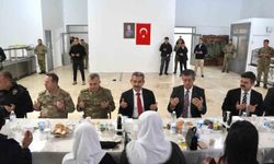 Şırnak protokolü şehit emanetleri ile aynı sofrada