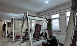 Şırnaklı kadınların ilmek ilmek işlediği halılar, 3 ayda tamamlanıyor