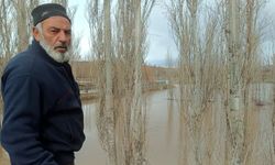 Sivas'ta karların erimesi ile dereler taştı, tarım arazileri göle döndü