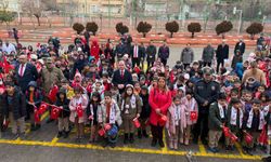 Siverek'te okullar bayrak sevgisi temasıyla açıldı