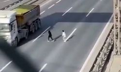 TEM Otoyolu'nda çocukların tehlikeli yolculuğu kamerada