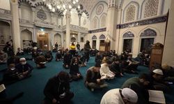 Tokyo Camii'nde Ramazan ayının ilk teravih namazı kılındı
