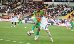 Trendyol Süper Lig: Corendon Alanyaspor: 1 - RAMS Başakşehir: 2 (Maç sonucu)