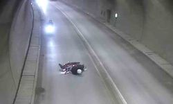 Tünelde motosikletten düşüp metrelerce sürüklendi: Kaza anı kamerada