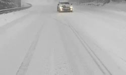 Uludağ'da dün gece yoğun kar yağdı, kar kalınlığı 163 santimetreye ulaştı