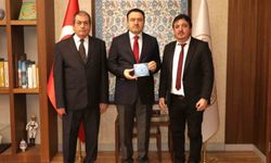 Vali Işın ve Tuğgeneral Baş'a 'Kütahyaspor 60. yıl albümü' takdim edildi