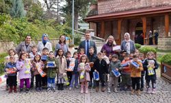 Vali Sözer, Şeyh Edebali Türbesi'nde anaokulu öğrencileriyle buluştu