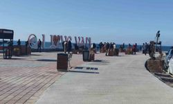 Van'da bahar havası: Vatandaşlar sahile akın etti