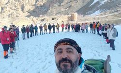 Van'da beyaz örtü altında tarihe yolculuk: Der Meryem Manastırı ziyaret edildi